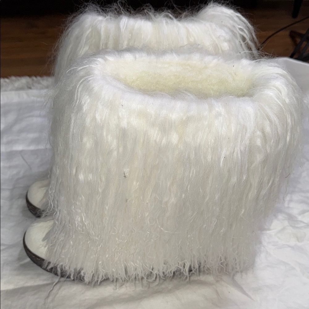 BEARPAW® Womens boots BOETIS II haircalf curly lamb FUR WINTER BOOT White NWOT